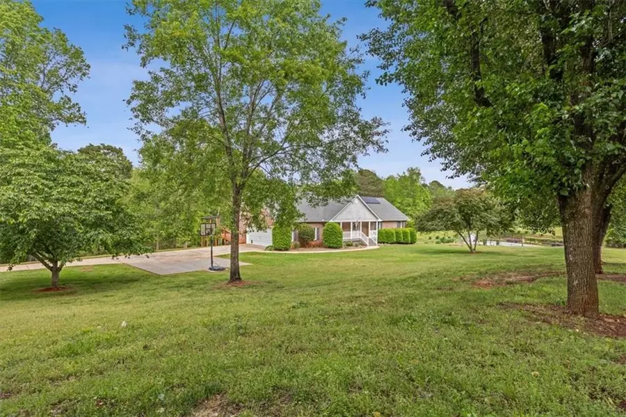 289 Barn RD, Canton, GA 30115