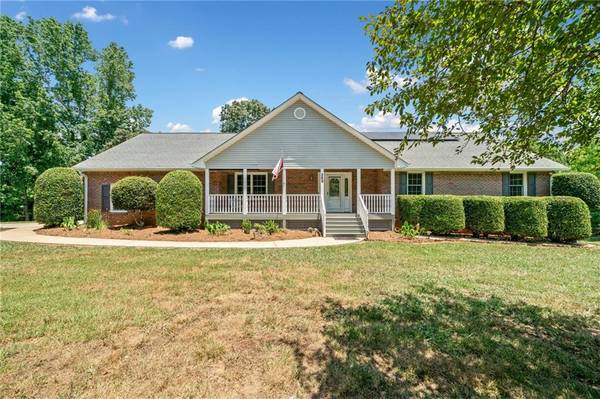 289 Barn RD, Canton, GA 30115