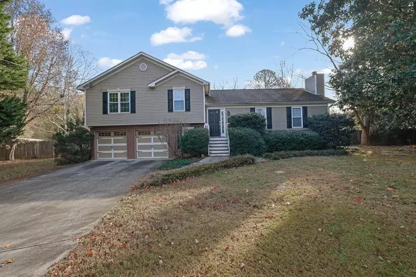 1744 Moss DR, Snellville, GA 30078