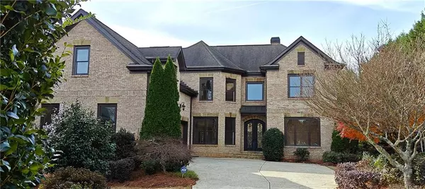 10340 Meadow Crest LN, Alpharetta, GA 30022