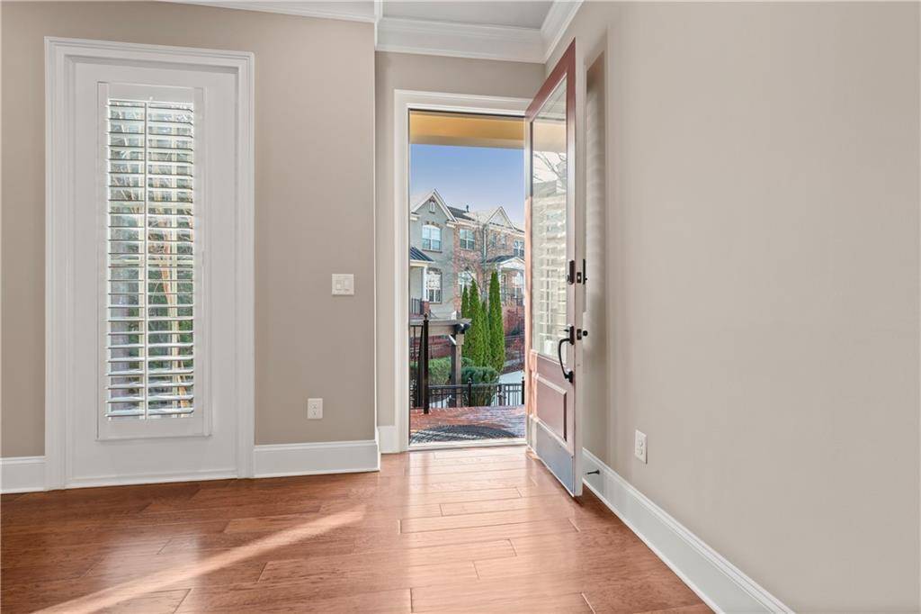 Atlanta, GA 30328,211 Alderwood PT NE