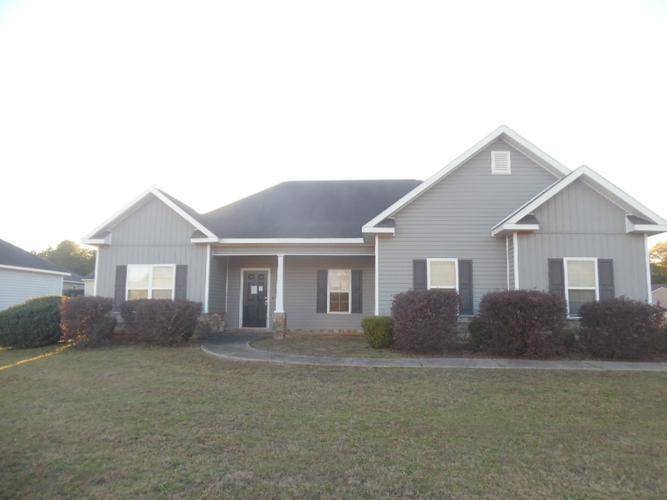 2 Woodrow Miller ST, Hawkinsville, GA 31036