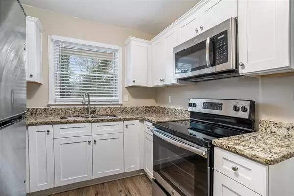 Decatur, GA 30032,1903 MEADOW LN