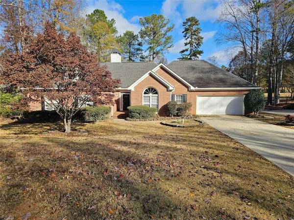 63 Clubview DR, Newnan, GA 30265