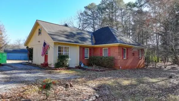 5762 Lilburn Stone Mountain RD, Stone Mountain, GA 30087