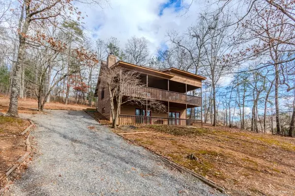 696 McRidge RD, Hiawassee, GA 30546