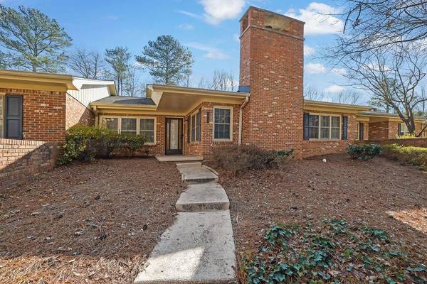 4035 Deerings DR, Peachtree Corners, GA 30092