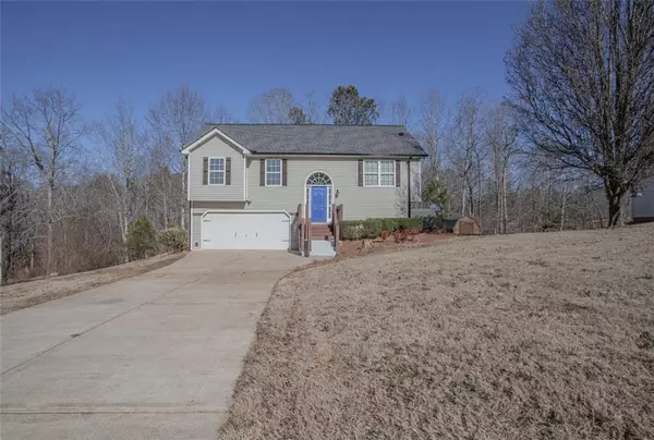 216 Jordan LN, Carrollton, GA 30116