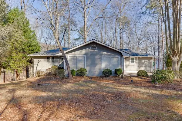 5562 Hidden Harbor LNDG, Gainesville, GA 30504