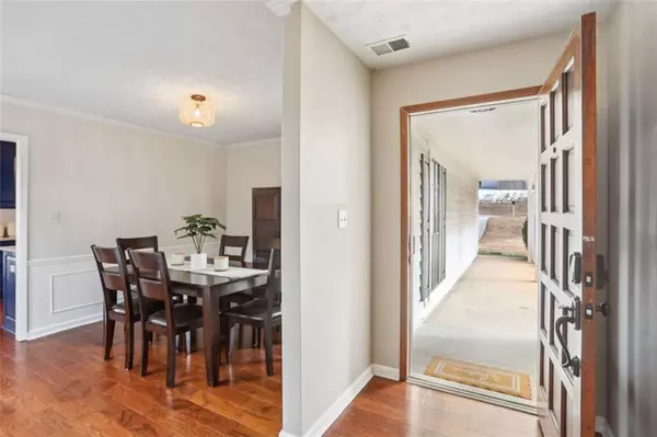 Roswell, GA 30076,670 LAKE FOREST CT