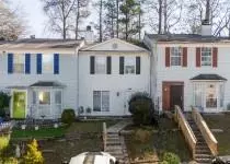 1052 Huntington TRCE SE, Smyrna, GA 30082