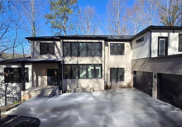 240 GROGANS LAKE PT, Sandy Springs, GA 30350