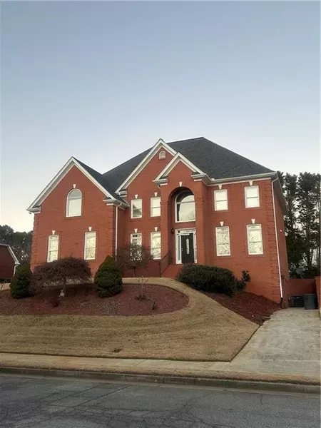 240 Flowers Cove LN, Lilburn, GA 30047