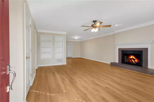 Roswell, GA 30076,1094 Old Roswell RD