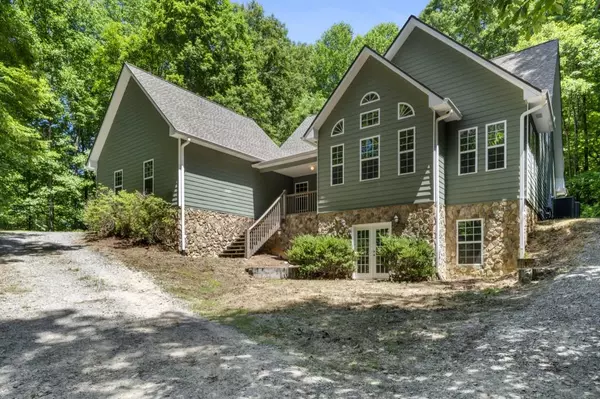 149 Grouse LN, Talking Rock, GA 30175