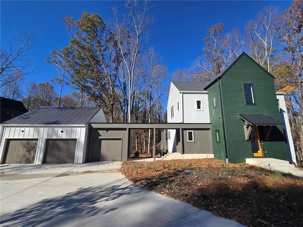 135 Cedarwood LN, Roswell, GA 30075