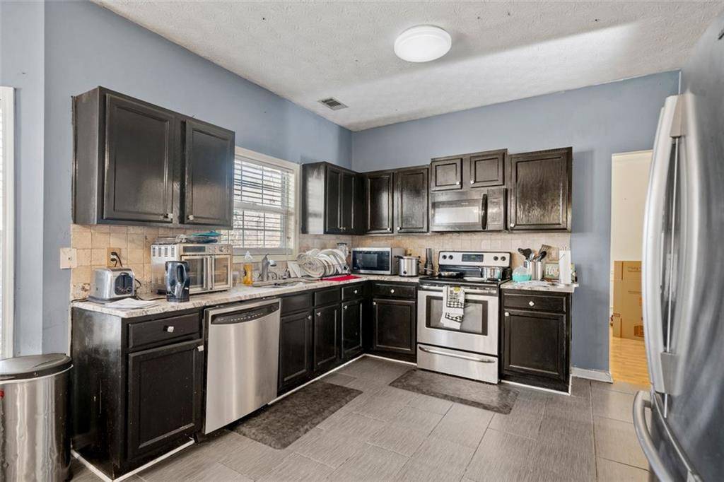 Lithonia, GA 30038,5470 WALNUT LN