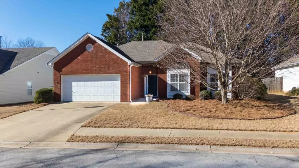 175 Robin CT, Fayetteville, GA 30215