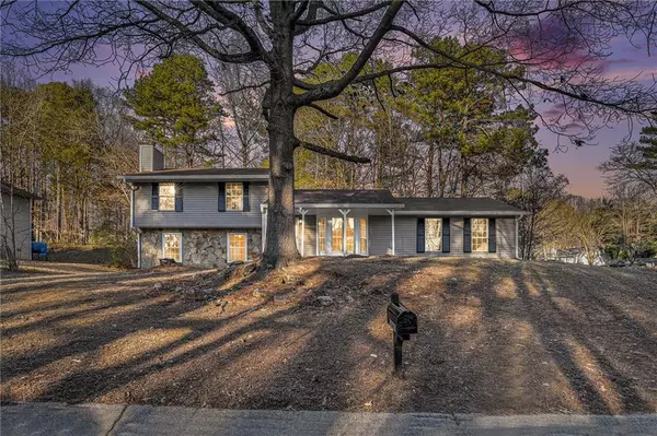 3060 Eastland WAY,  Snellville,  GA 30078