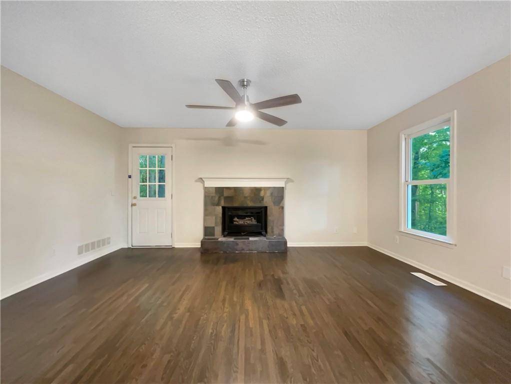 Dallas, GA 30132,463 Amsterdam WAY