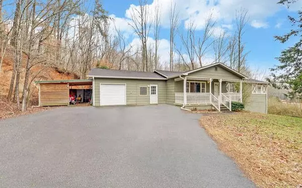 81 Oak Grove RD, Dahlonega, GA 30533