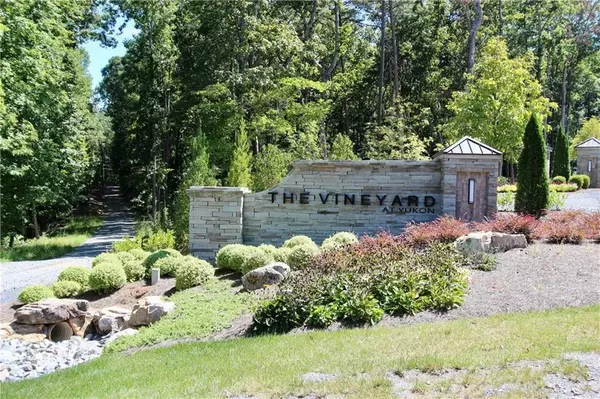 Talking Rock, GA 30175,135 Twisted Oak RD