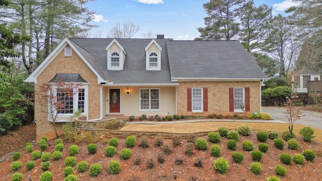 205 Carriage Way LN, Roswell, GA 30076