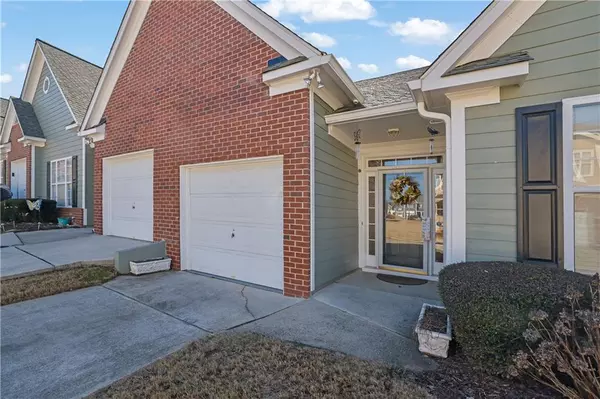 6316 Shoreview CIR #31, Flowery Branch, GA 30542