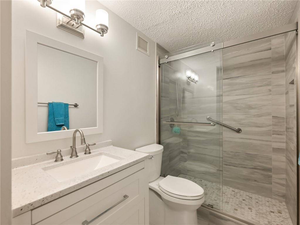 Atlanta, GA 30305,2479 Peachtree RD NE #407