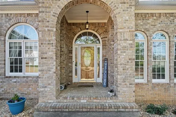 White, GA 30184,19 Spring Lake TRL NE