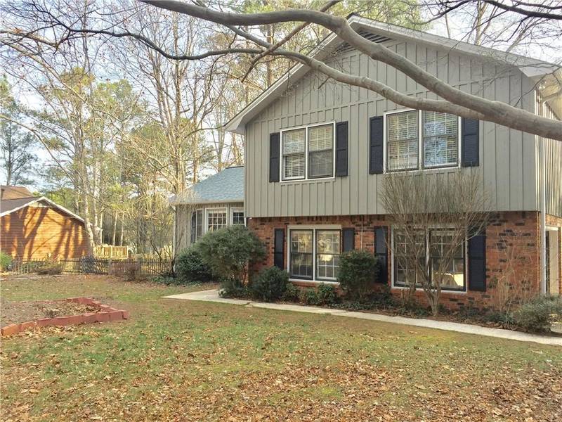 4477 Glenforest DR NE, Roswell, GA 30075