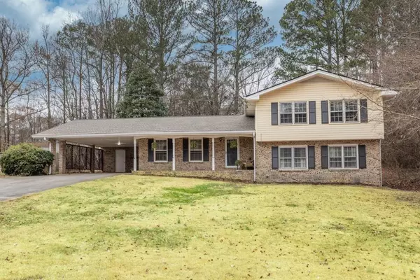 2343 Meadow DR,  Snellville,  GA 30078