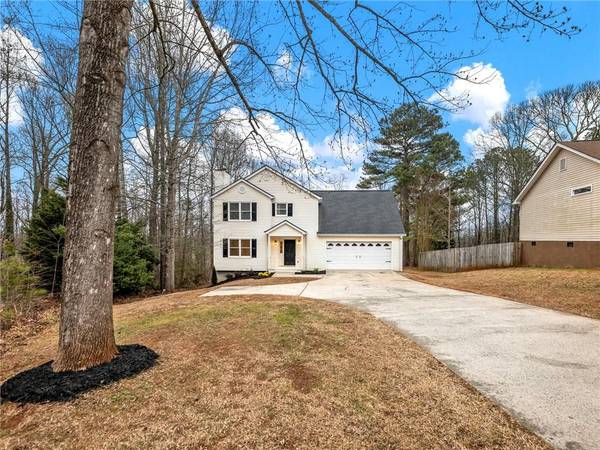 5236 Woodgreen TRL, Flowery Branch, GA 30542