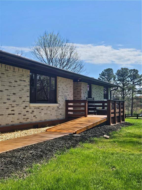 Fairmount, GA 30139,9351 Henderson Mountain RD