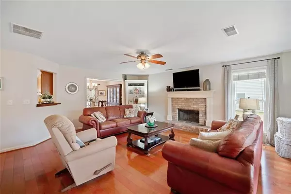Canton, GA 30115,128 Holly PL