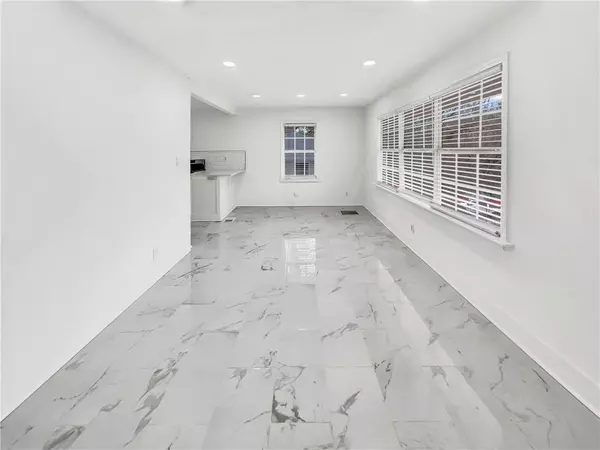 Atlanta, GA 30314,136 Victor CIR NW