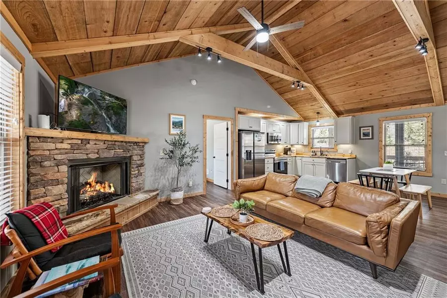 56 Elmwood CIR, Ellijay, GA 30540