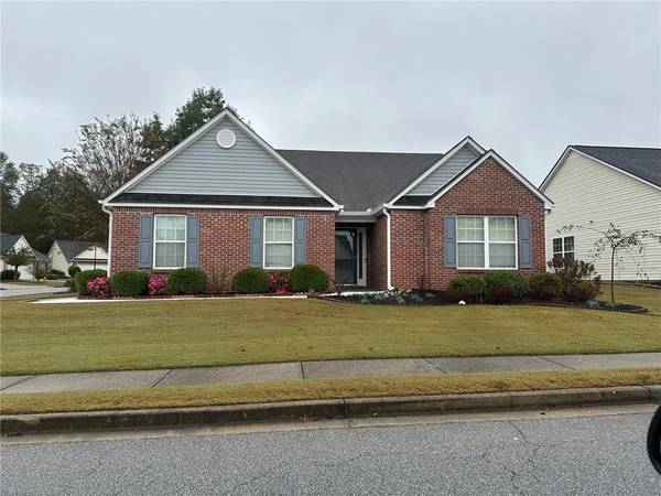 714 Village LN, Loganville, GA 30052