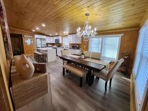 Hiawassee, GA 30546,325 Scataway RD
