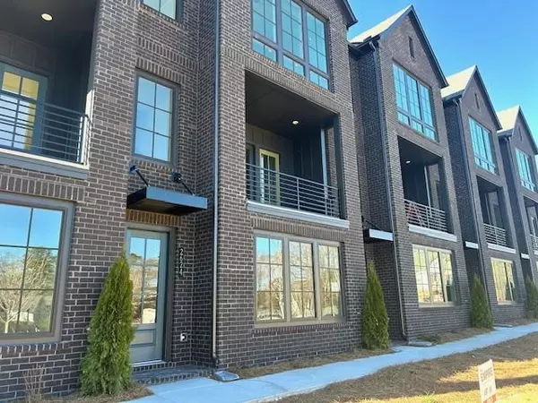 Brookhaven, GA 30319,2637 Mackintosh CT #8