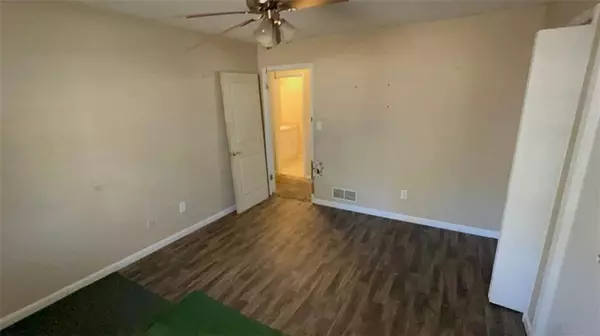 Fairburn, GA 30213,533 FAYETTEVILLE RD