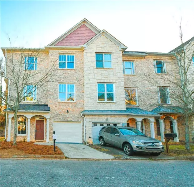 4879 PINNACLE DR, Stone Mountain, GA 30088