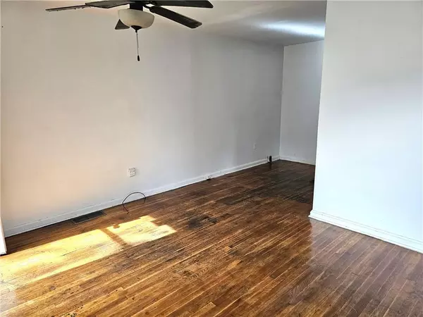 Atlanta, GA 30344,1877 Chapman AVE