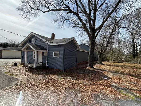 1304 S Broad ST #A, Monroe, GA 30655