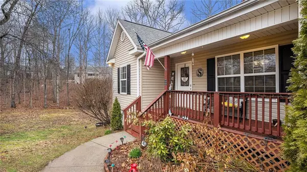 Clarkesville, GA 30523,735 Hummingbird CT