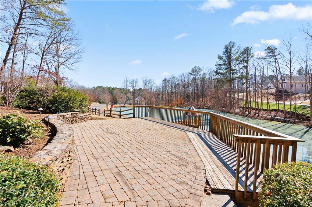 Ball Ground, GA 30107,127 Mills LN