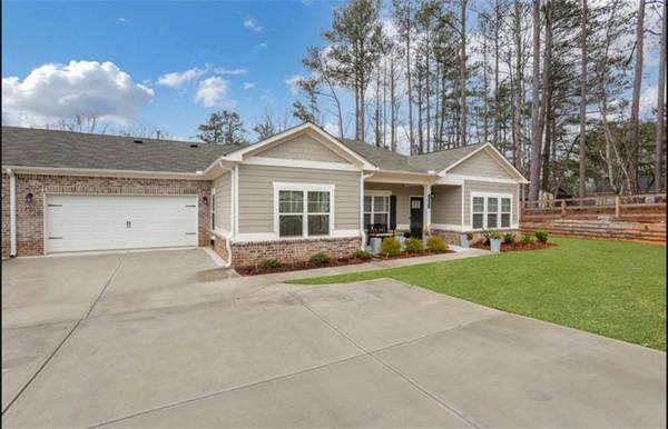 3895 Shelleydale DR, Powder Springs, GA 30127