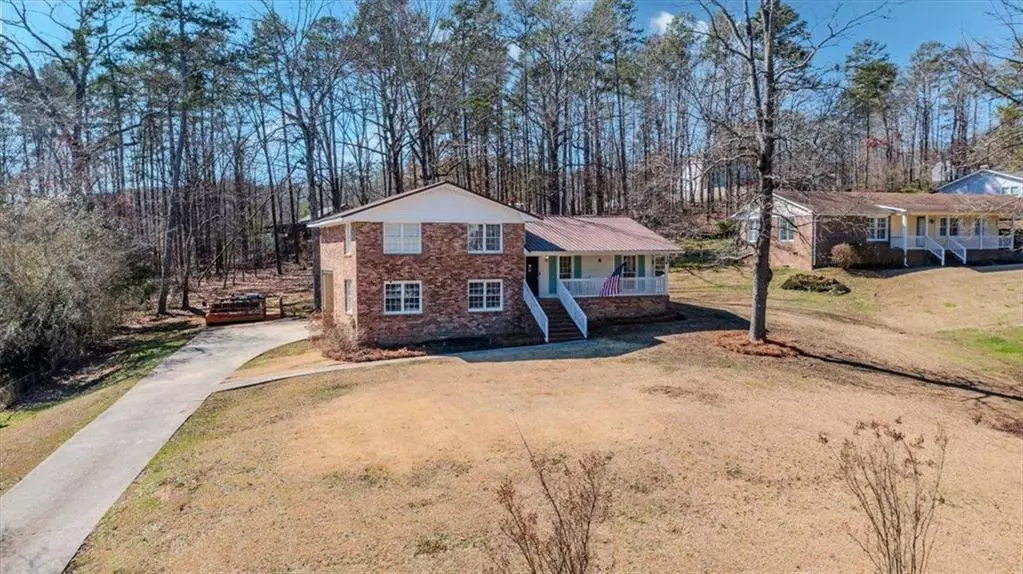 42 Lakeview DR SE, Lindale, GA 30147