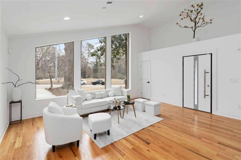 Atlanta, GA 30311,2155 Venetian DR SW