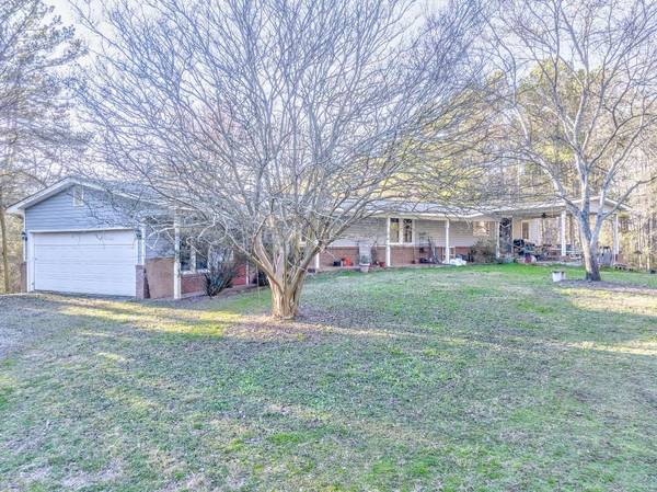 374 Creek Ridge DR, Fairmount, GA 30139